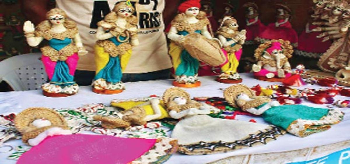 Crafts Mela  drawing crowds