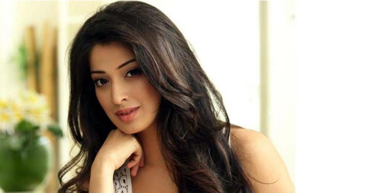 Raai Laxmi teams up with Natty in Bongu