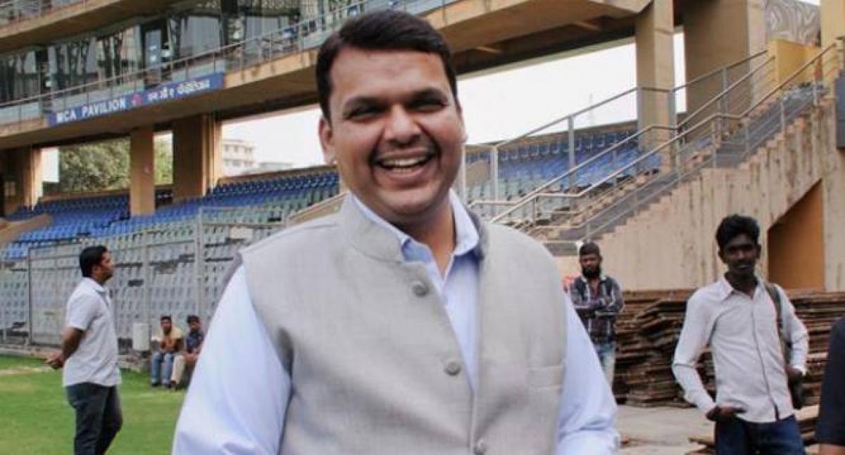 Fadnavis praises Modi for giving yoga worldwide acceptance