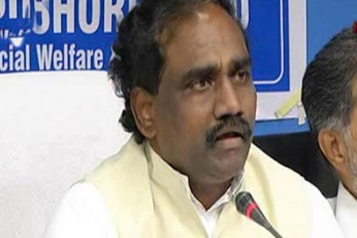 Minister Ravela faults Jagan for framing his son