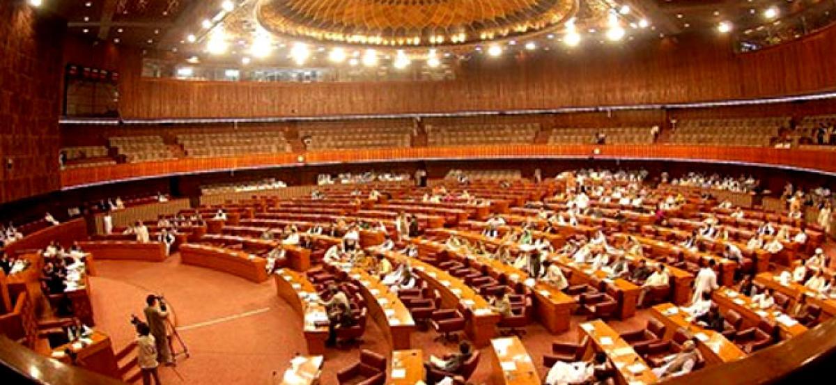 Pakistan’s parliament unanimously adopts resolution condemning India