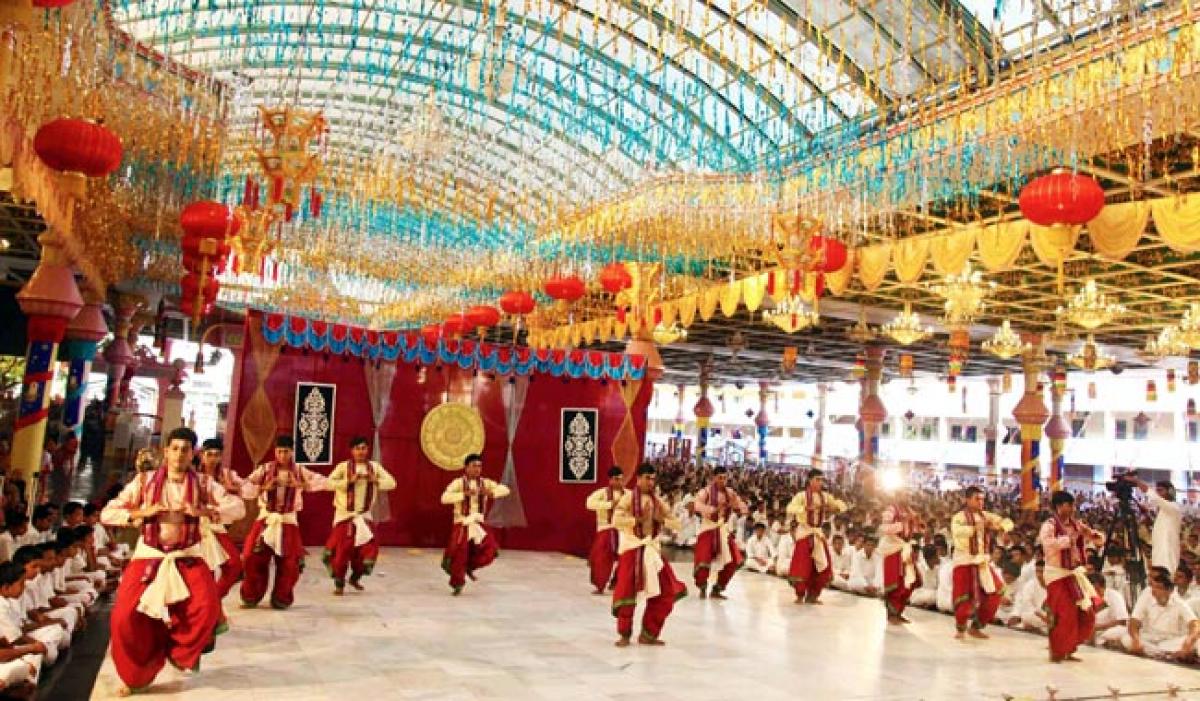 Shiva Sankalpa Dance Presentation by the Prashanthi Dance Group by Students of SSSIHL