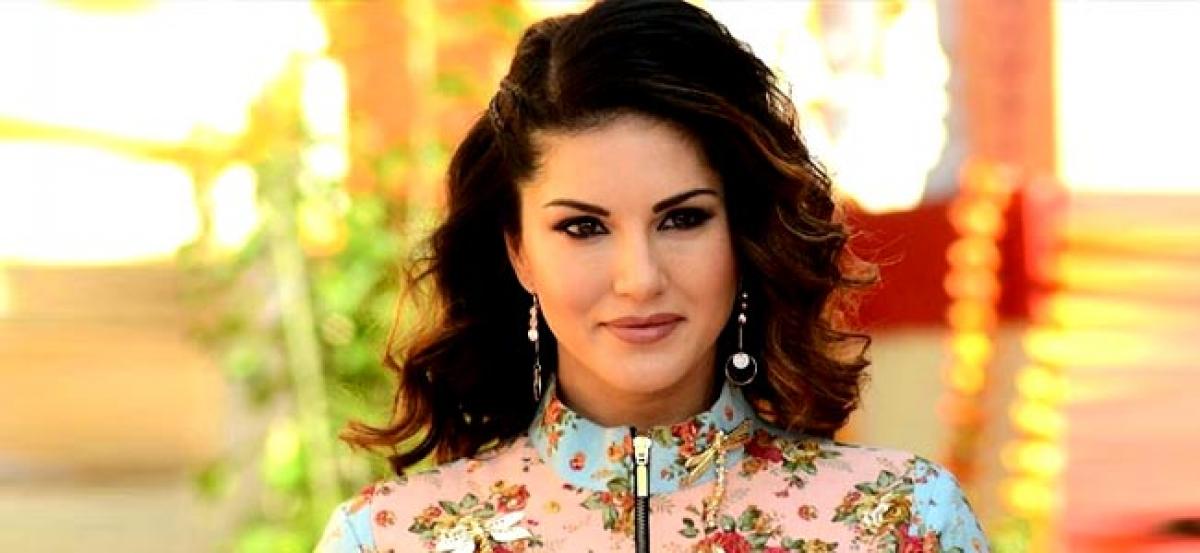 Im not sure about performing with Justin Bieber: Sunny Leone