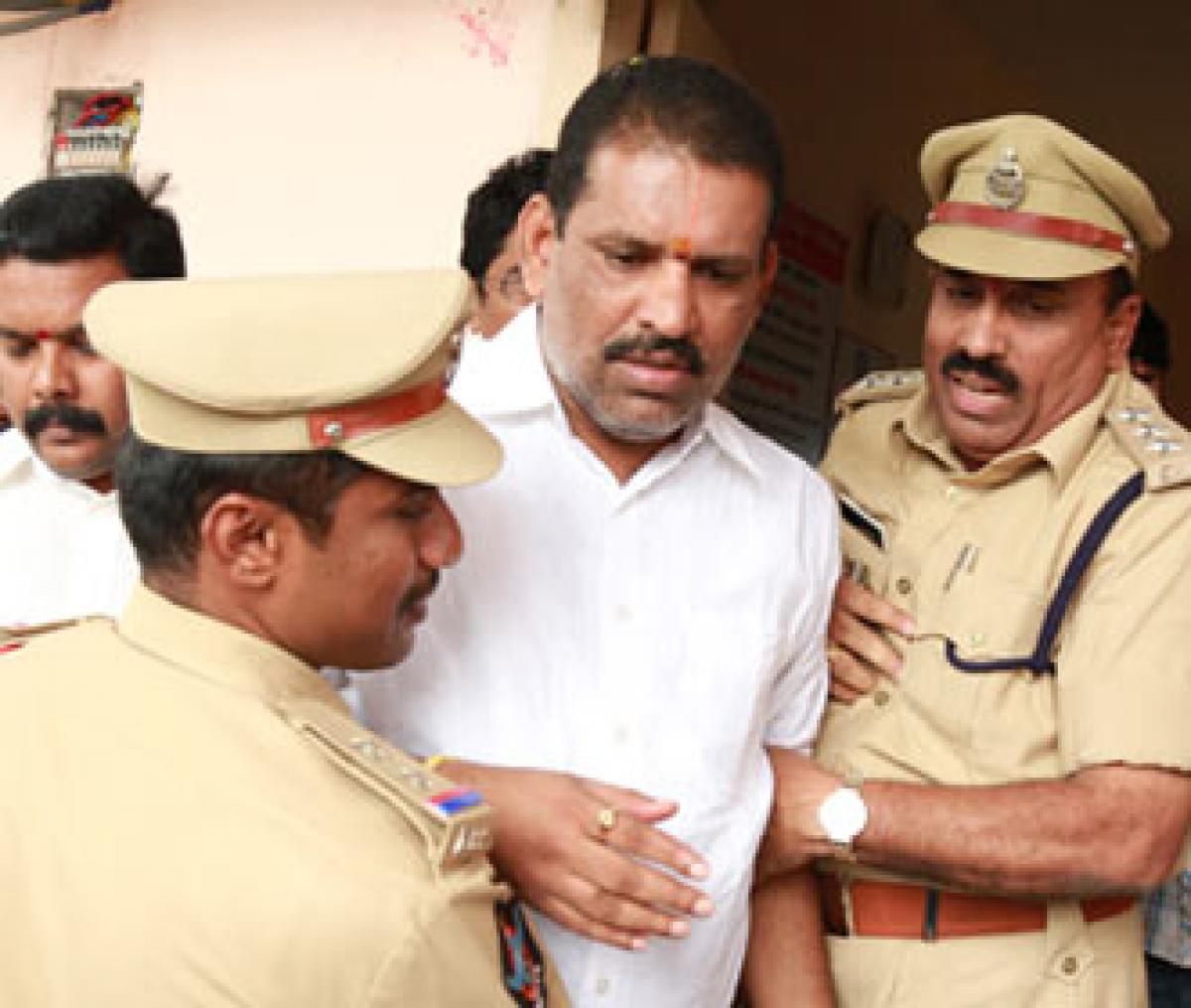 Chevireddy surrenders to cops