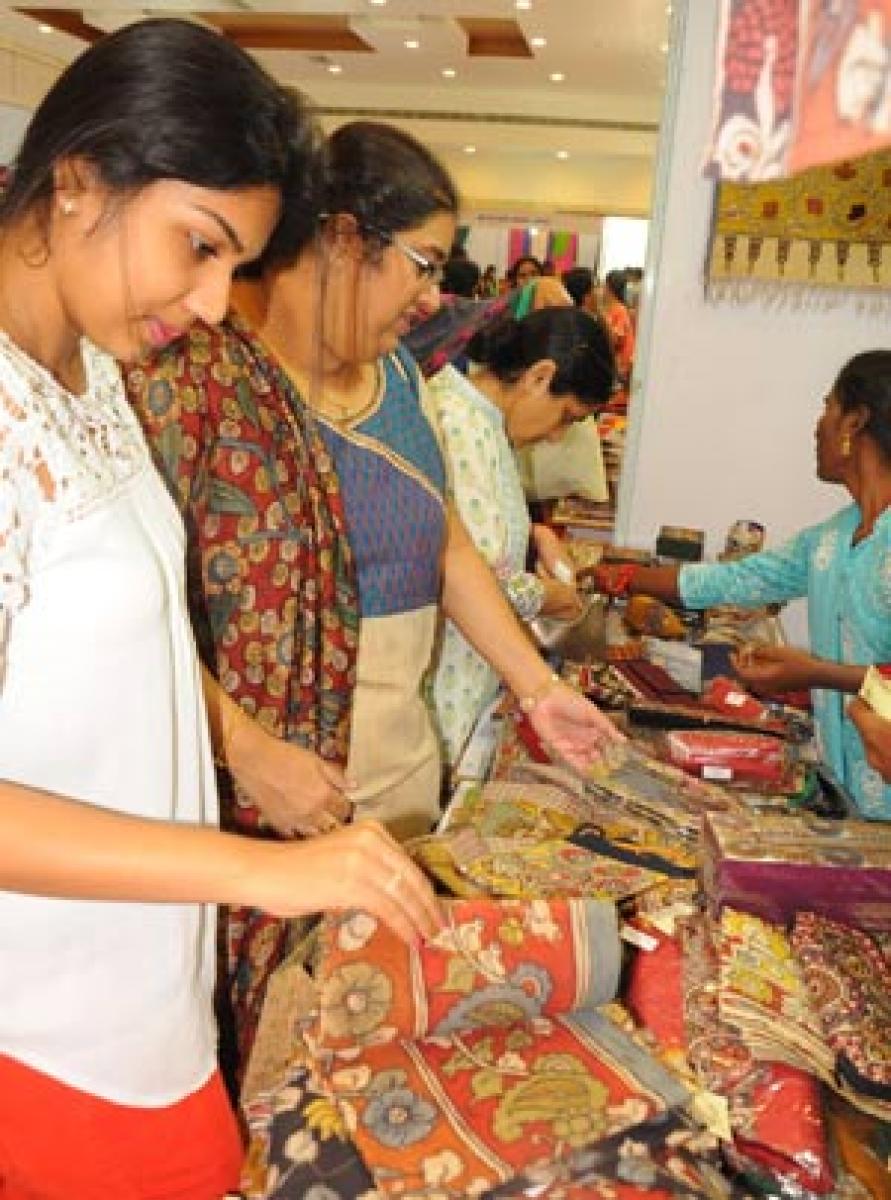 Aakruthi Vastra expo launched in city