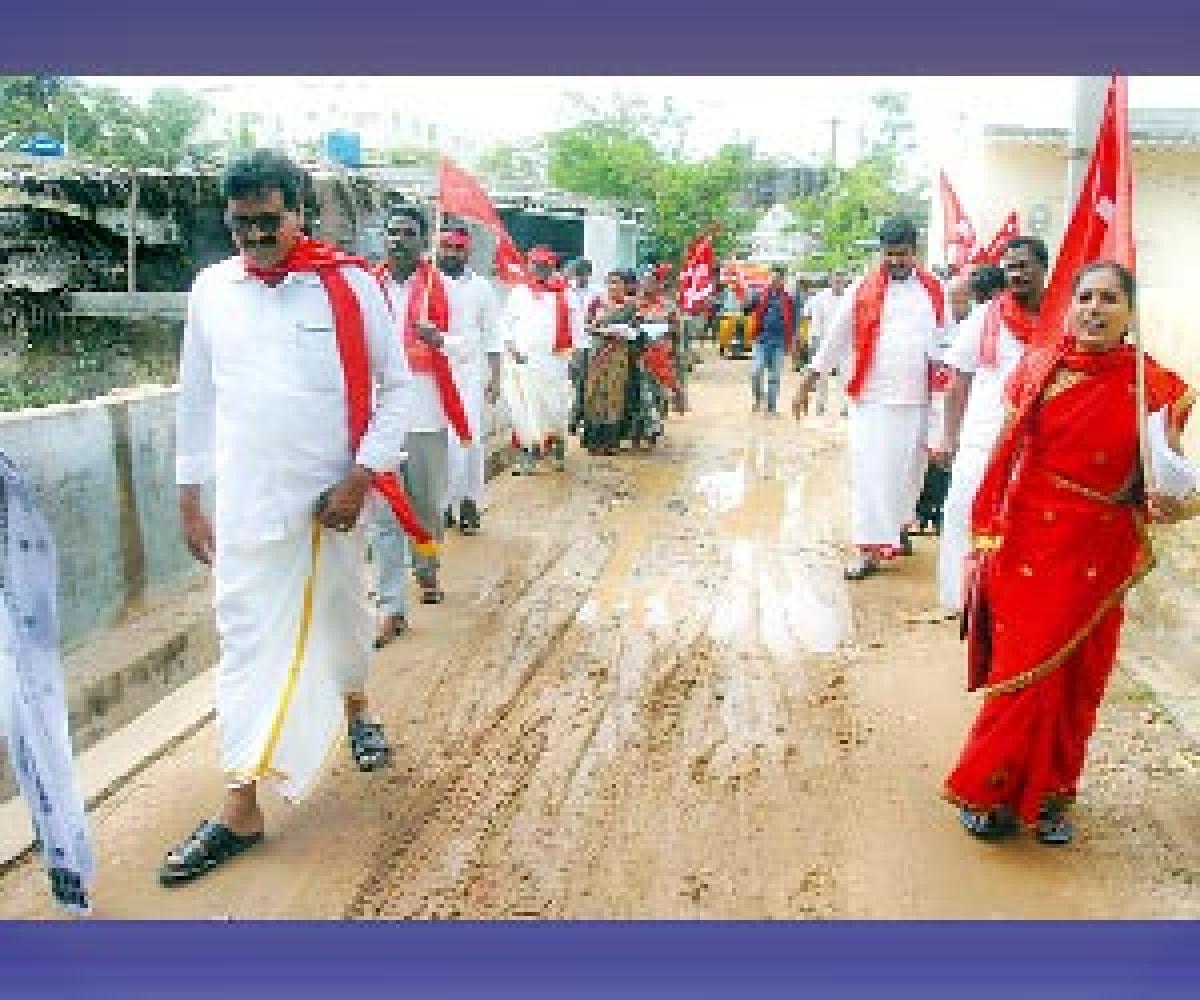 Praja Chaitanya Yatra gets underway