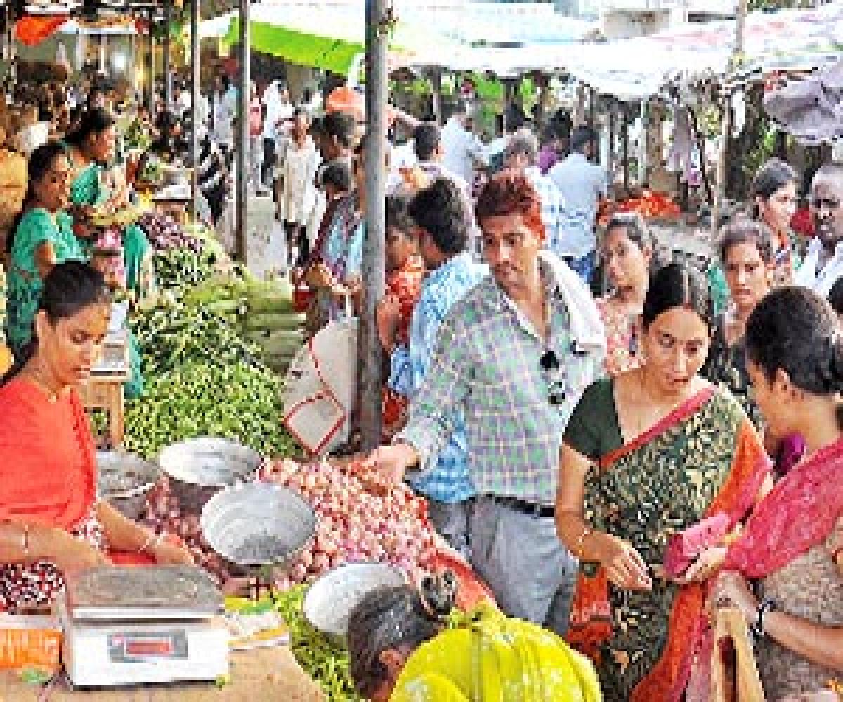 Citizens oppose shifting of Rythu Bazar