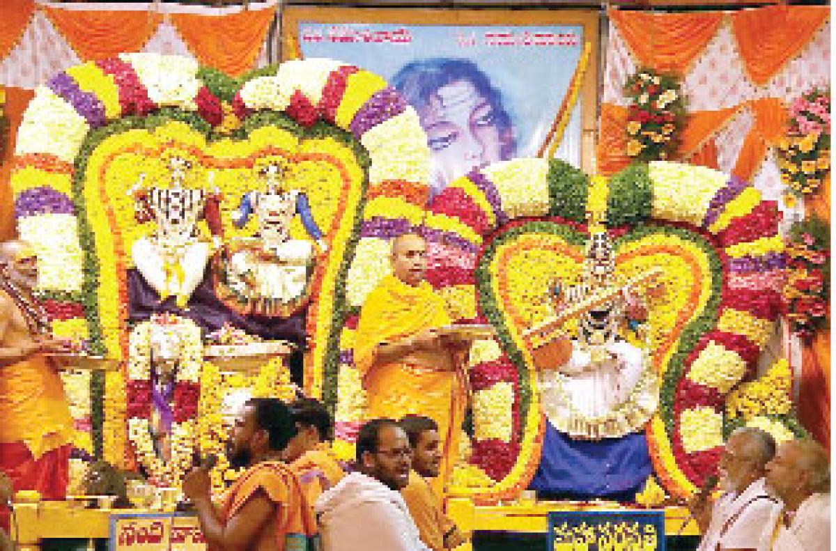 Kurnool temples teem with pilgrims on Ugadi eve