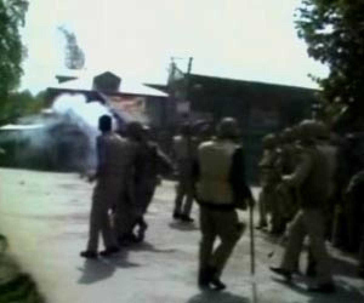 Police-protestors clash in Ganderbal over Handwara fallout