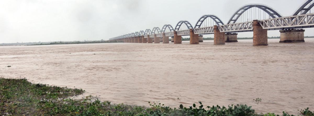 Water level rises in Godavari