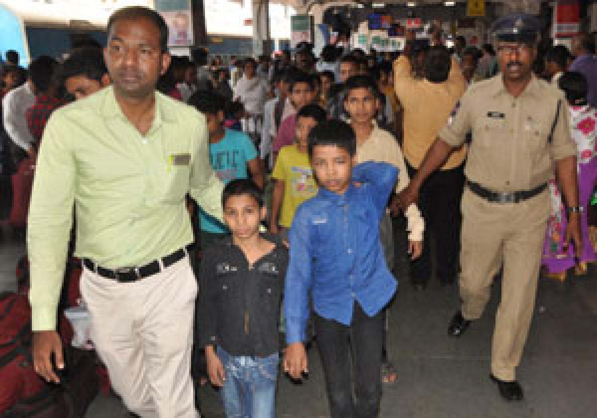 130 children rescued from bangle-making units