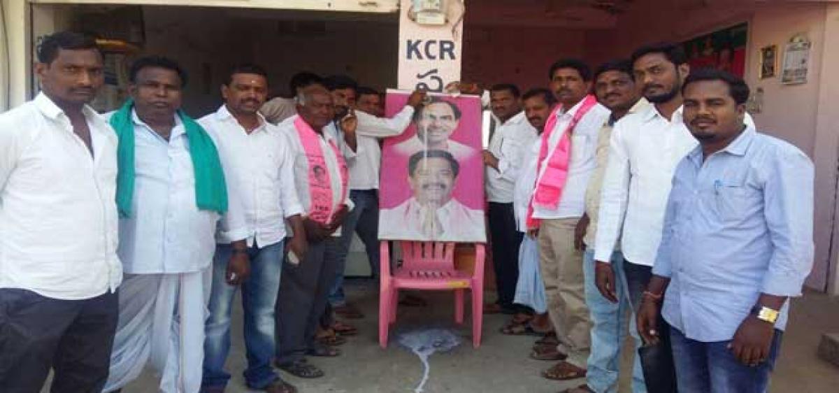 Palabhishekam to KCR’s portrait