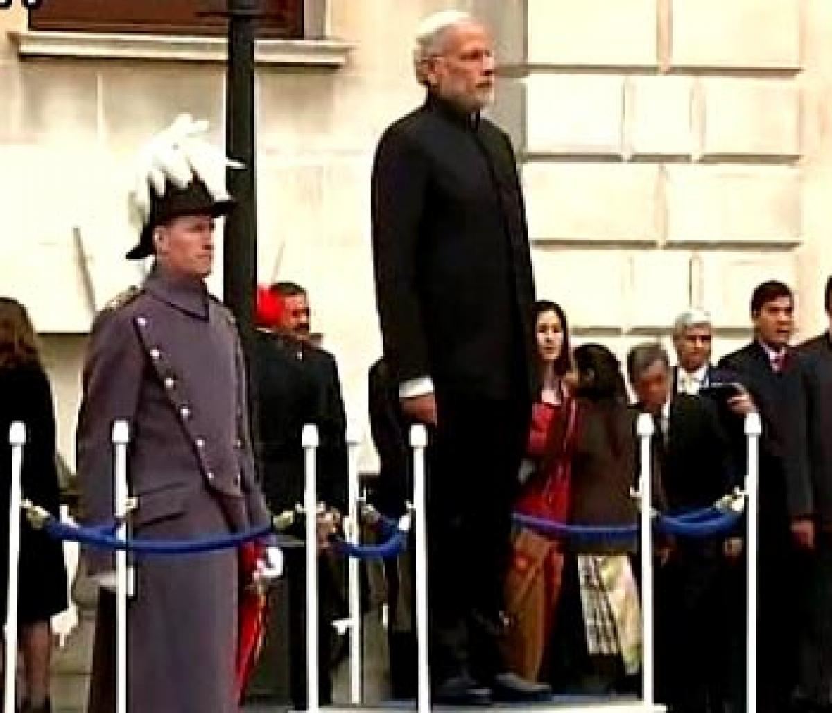 Modi accorded ceremonial guard of honour in London