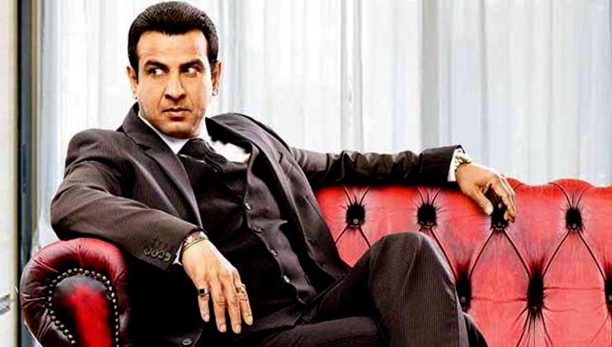 Who makes Ronit Roy feel inadequate?