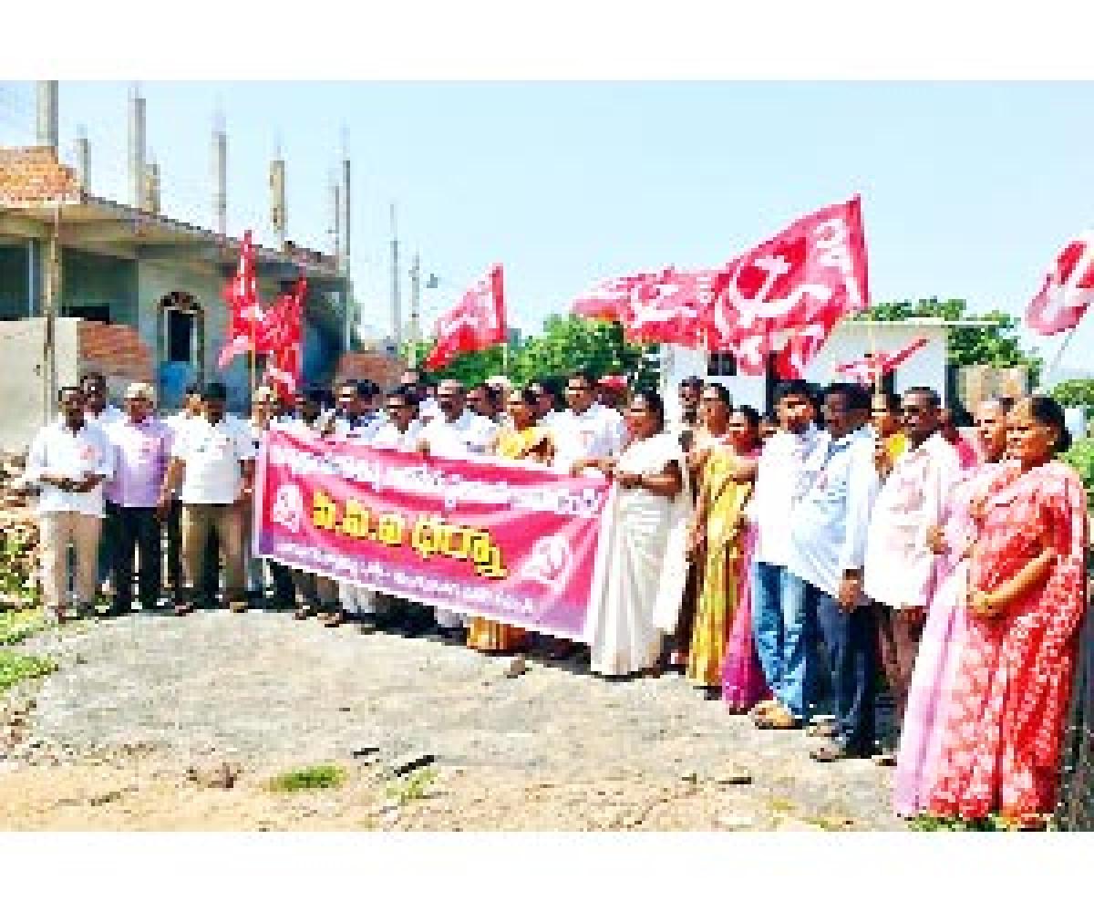 CPI stages dharna to protect Budameru