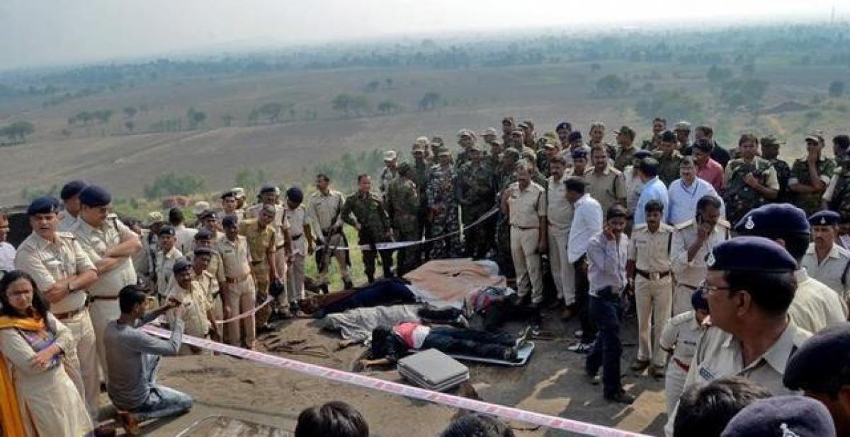 Judicial probe ordered in SIMI encounter, Rs 2 lakh cash reward for cops put on hold