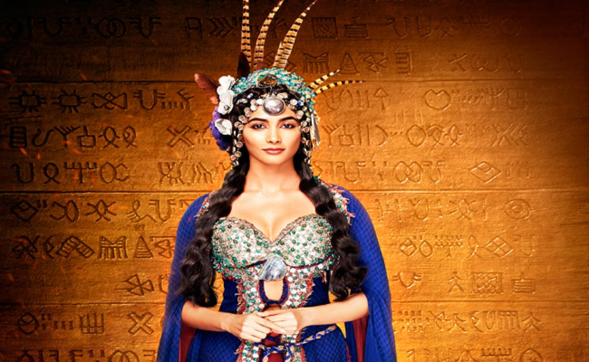 First Look: Pooja Hegde as Chaani in Mohenjo Daro