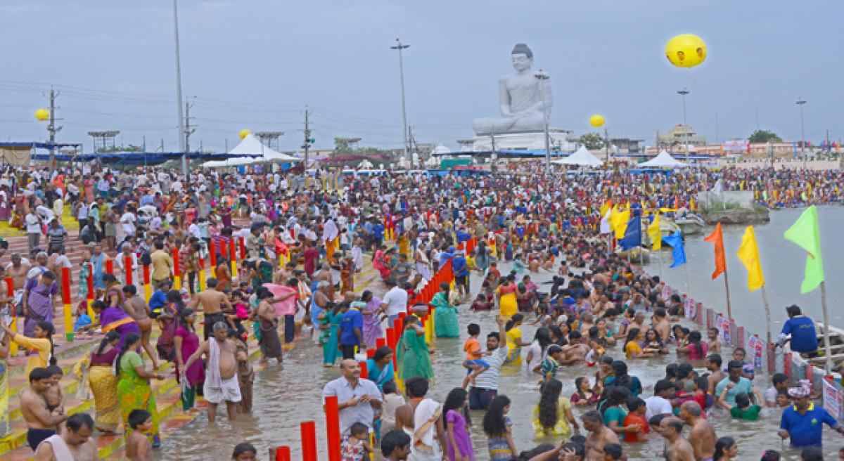 Pilgrim surge at pushkar ghats on Day-4