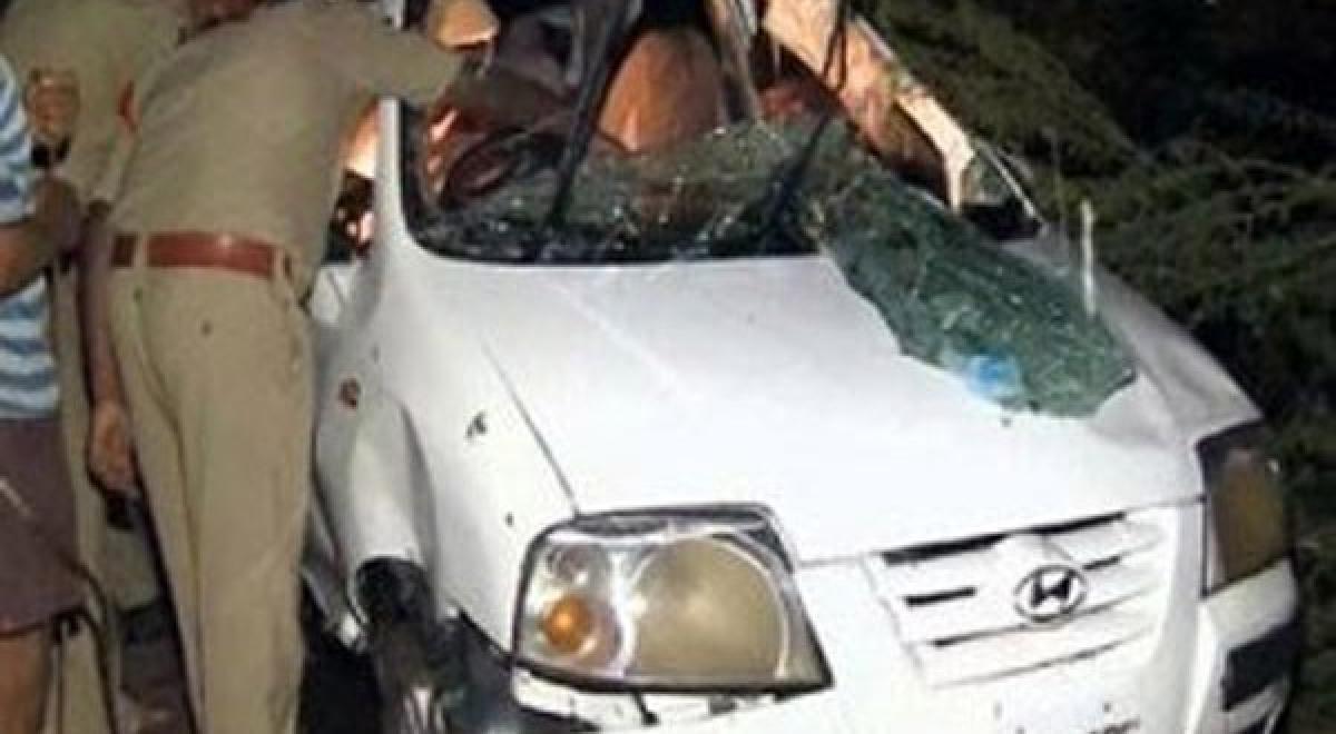 Seven die as car falls in canal in Guntur