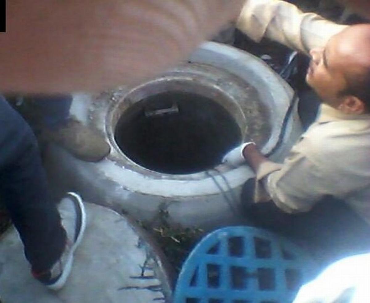 Manhole mishap: Four labourers found dead in Hyderabad