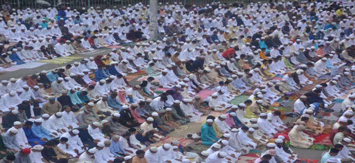 Fast of Ramzan ends with feasts