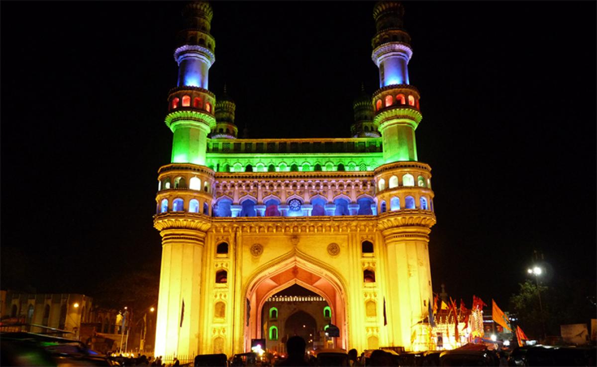 Congress slams Telangana deputy CM over Charminar remark