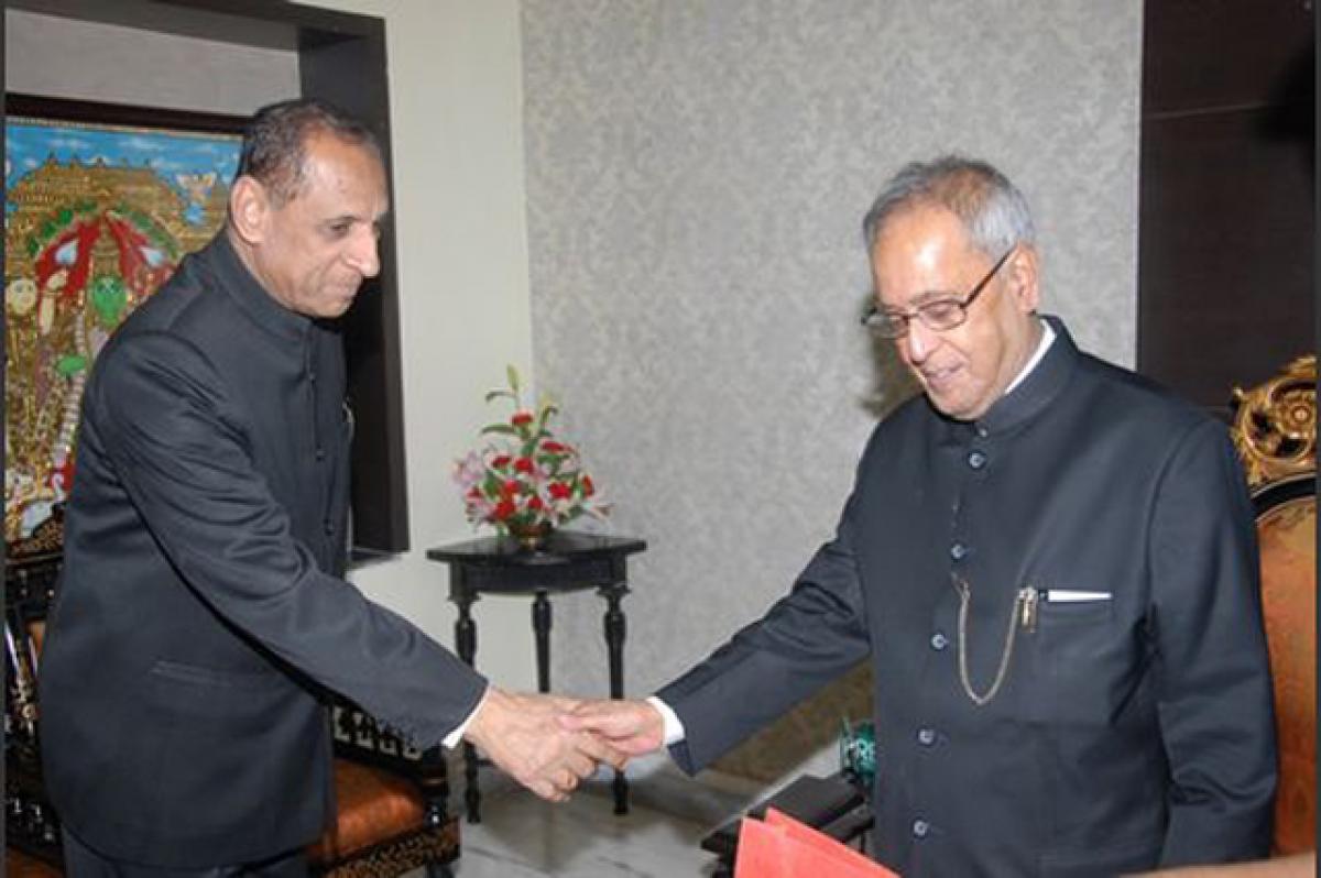 Governor Narasimhan meets President Pranab Mukherjee in Delhi