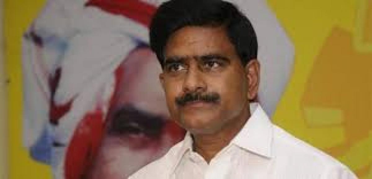 Devineni Uma comes to the defense of Chandrababu