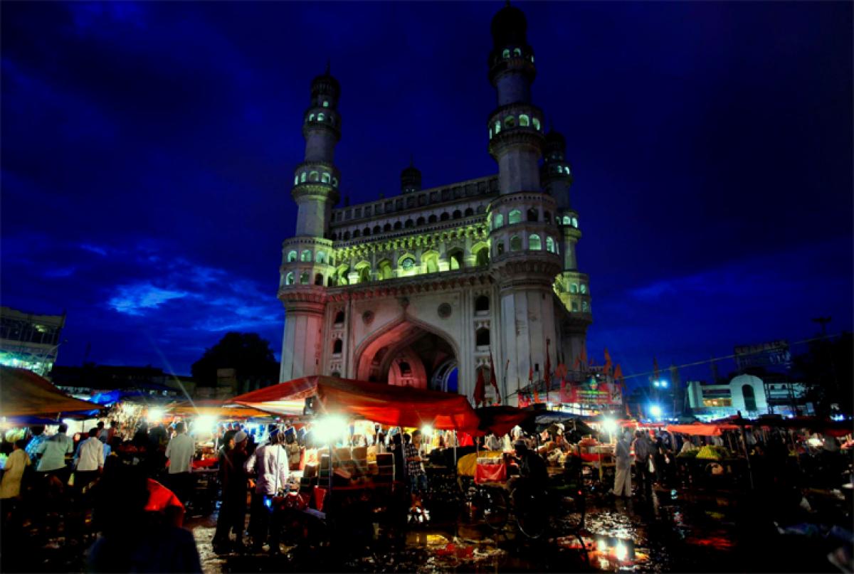 Ramzaan lends festive look to Hyderabads old city