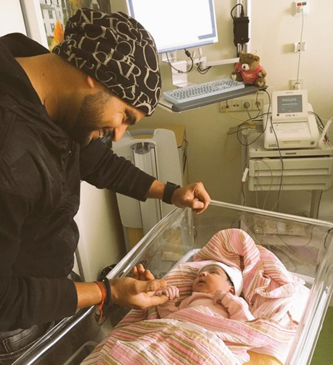 Suresh Raina shares picures of his daughter