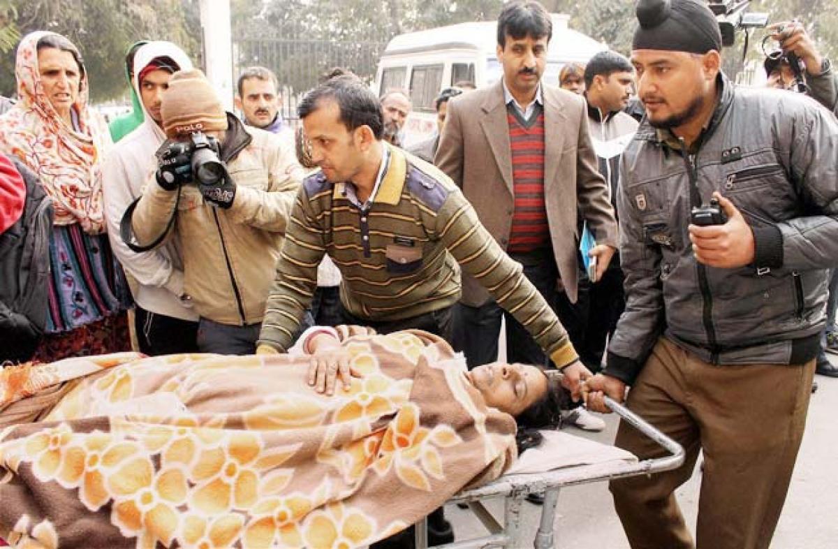 Pakistan shelling in Jammu kills civilian