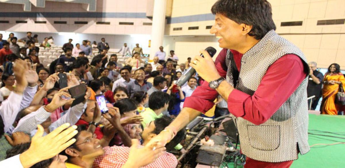 Raju leaves Hyderabad laughing for a cause