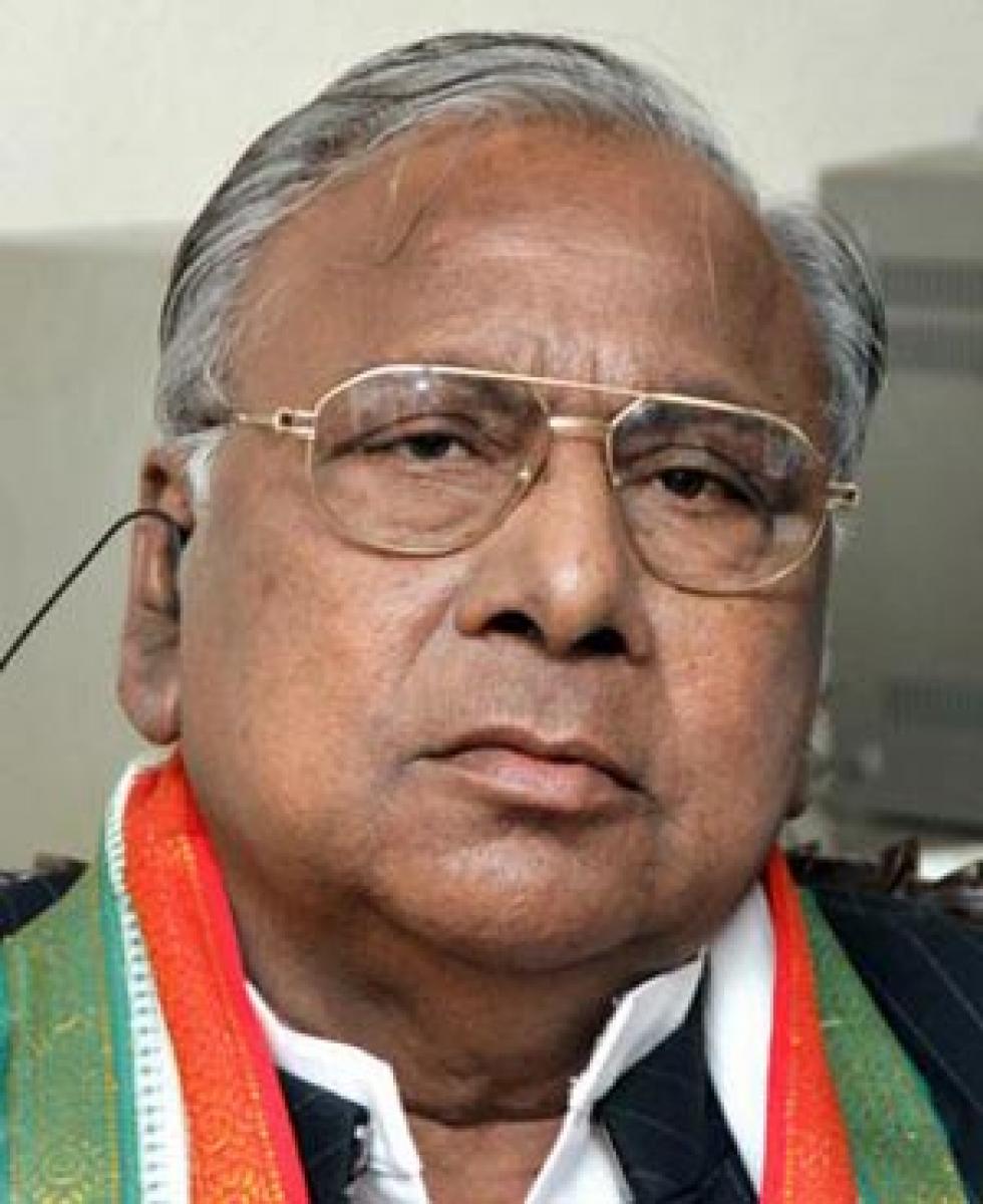 V Hanumantha Rao slams Smriti Irani 