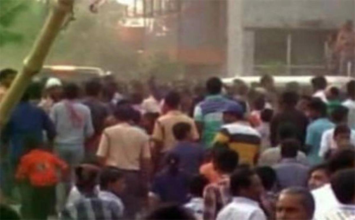 CPI(M)-TMC workers clash in Bardhaman on day of elections