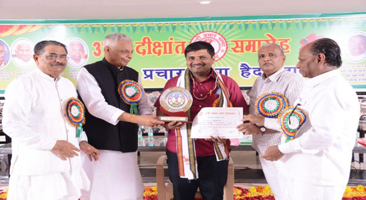 Gaibu Valli felicitated.