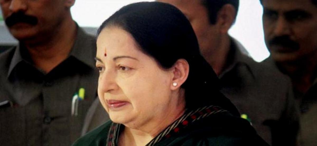 Doctor from UK called in to examine Jayalalithaa at Apollo Hospitals