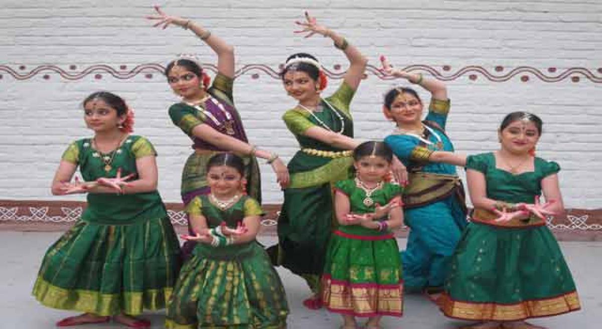 Sindhuja performs along with her students