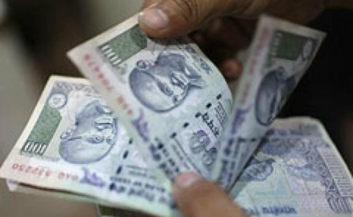 Delhi: Doctor detained for carrying Rs 70 lakhs in Rs 100 notes