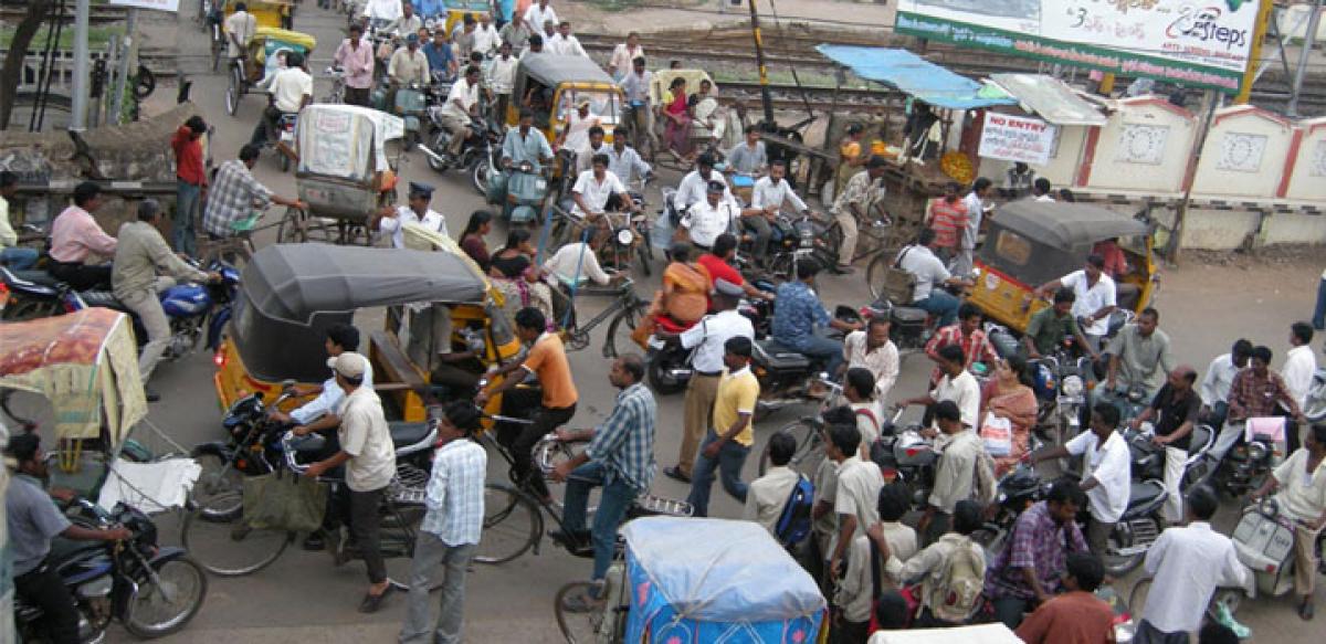 Traffic gridlock hits Eluru hard