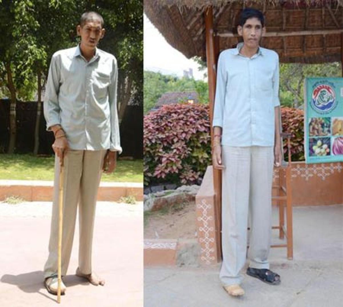 Asias second tallest man from Ramagundam passes away in Sanathnagar