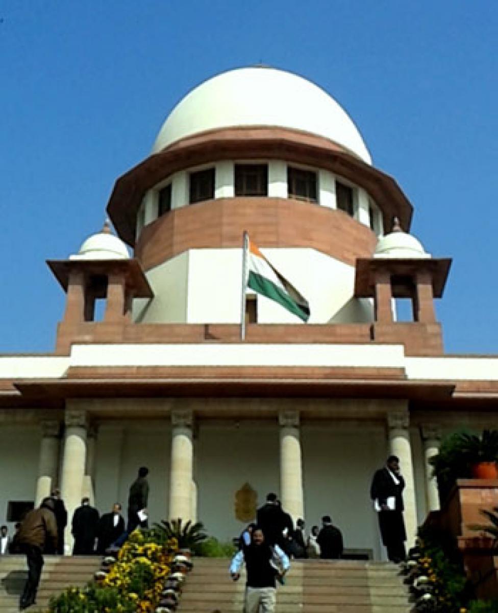 SC slaps notice on Centre