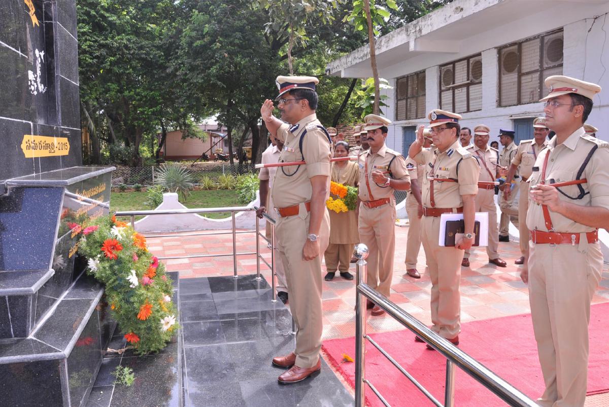 DGP salutes martyrs