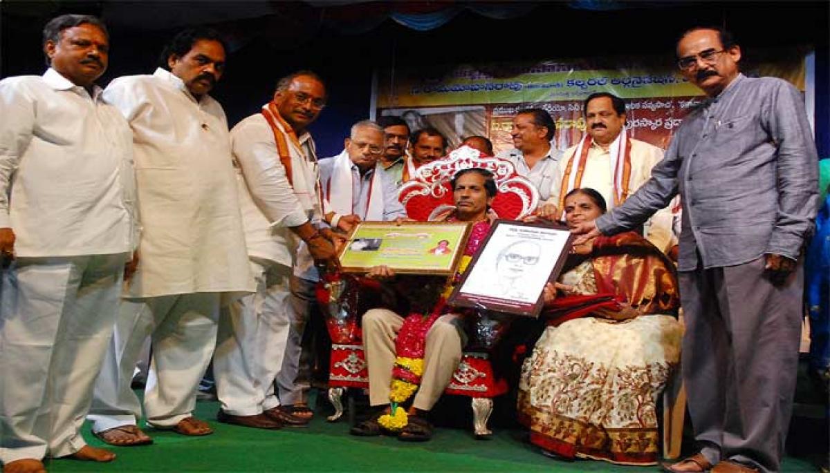 Madugula honoured with Ramamohan Rao Award