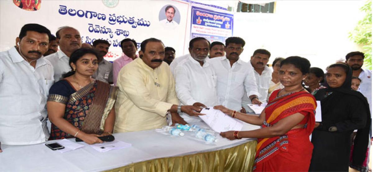 Pension scheme for single women launched in Telangana