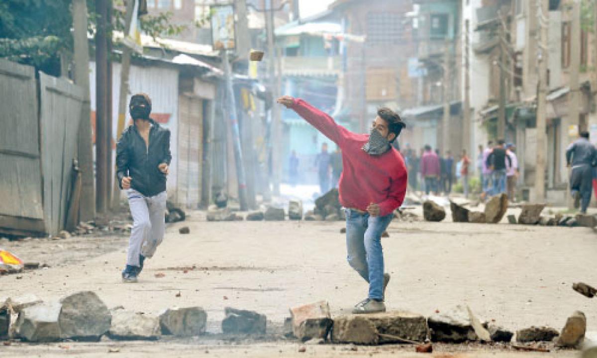 Clashes erupt between stone pelters and security forces in Kashmir