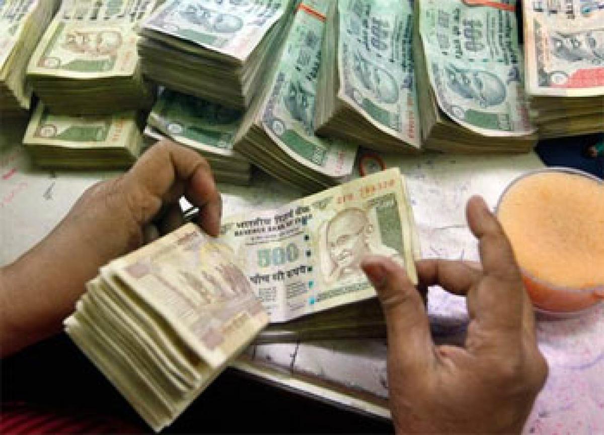 Rupee falls to 2-yr low, recovers