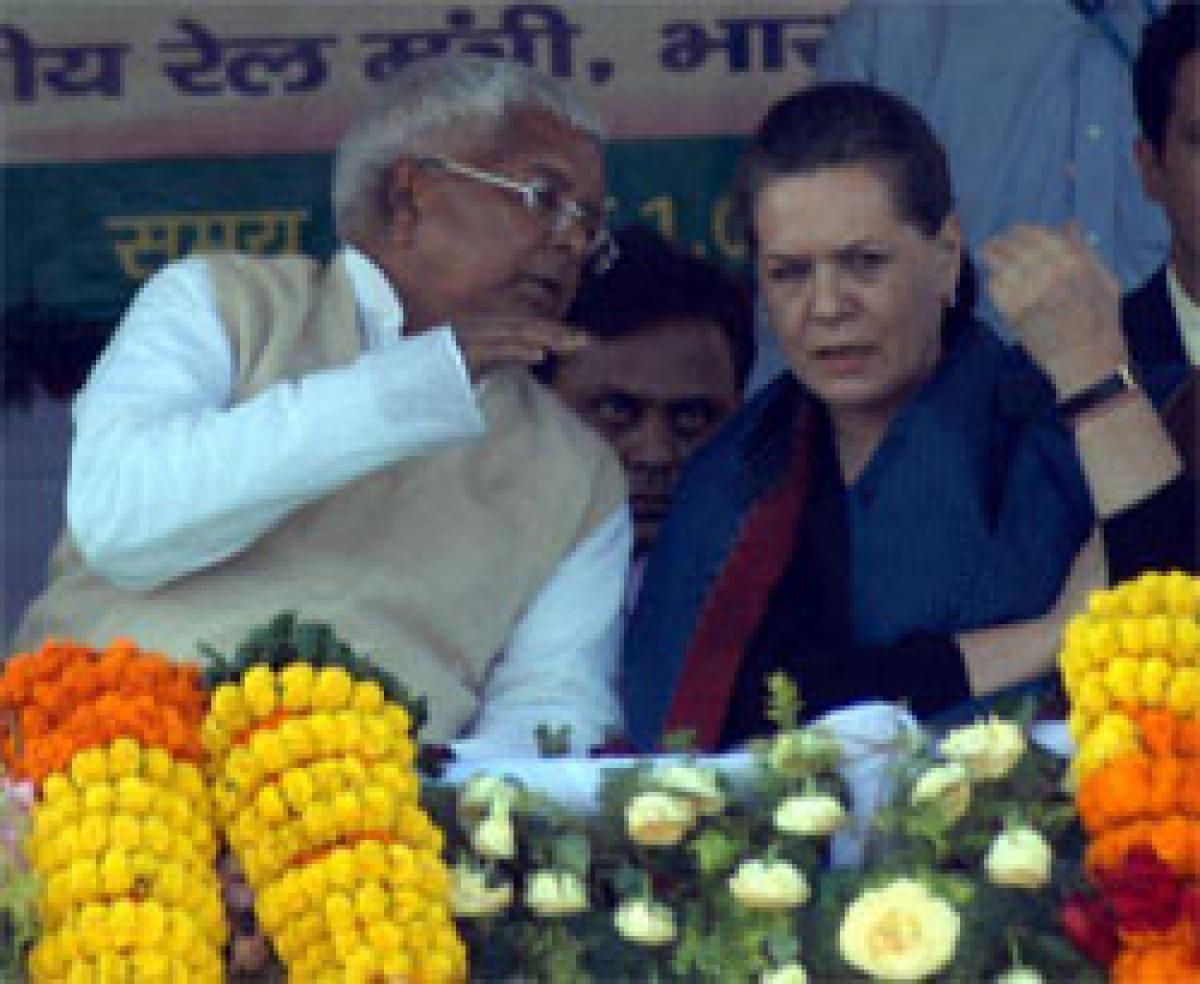 Bihar poll ties: Lalu to meet Sonia