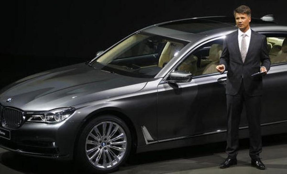 BMW CEO collapses during presentation, cause unclear