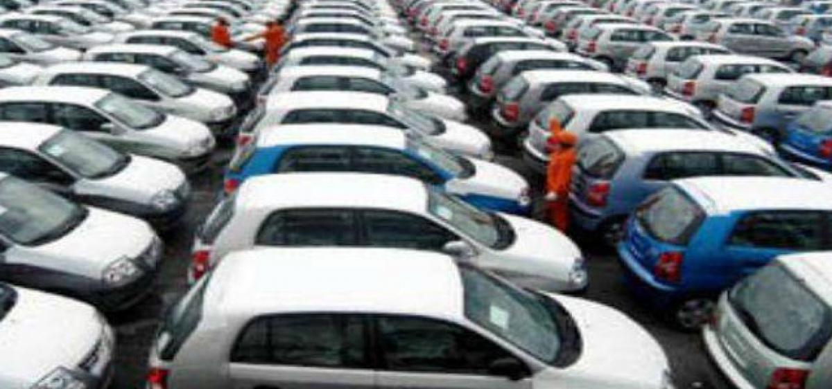 Deep discounts to woo car buyers