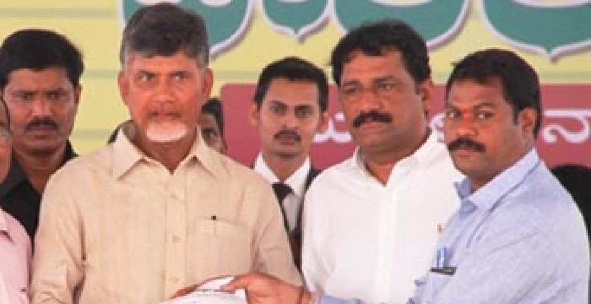 Vizag Journalists Forum president gets State award